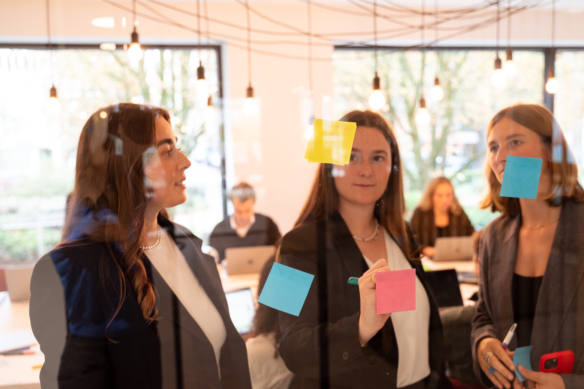 ESGlogic workshop with team aligning ESG strategy